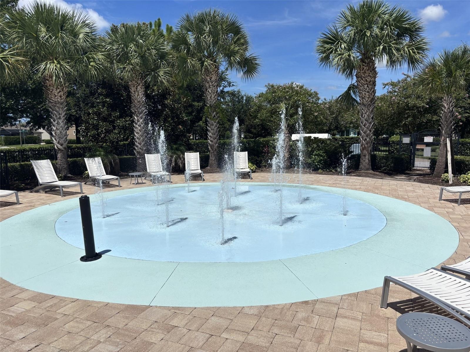 14048 Larkspur Lake Dr - Community splash area at Lakeview Pointe.