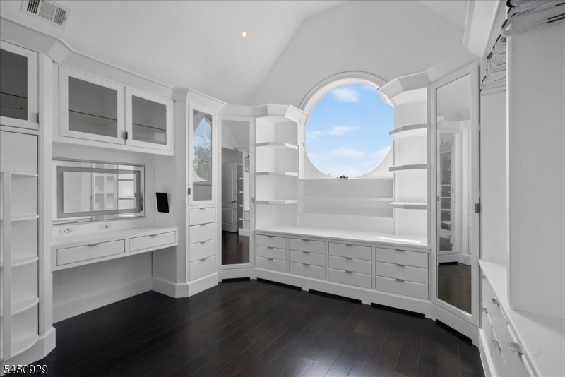 Walk In Closet