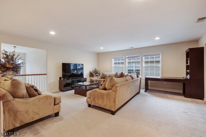 Loft Perfect for Big Gathering
