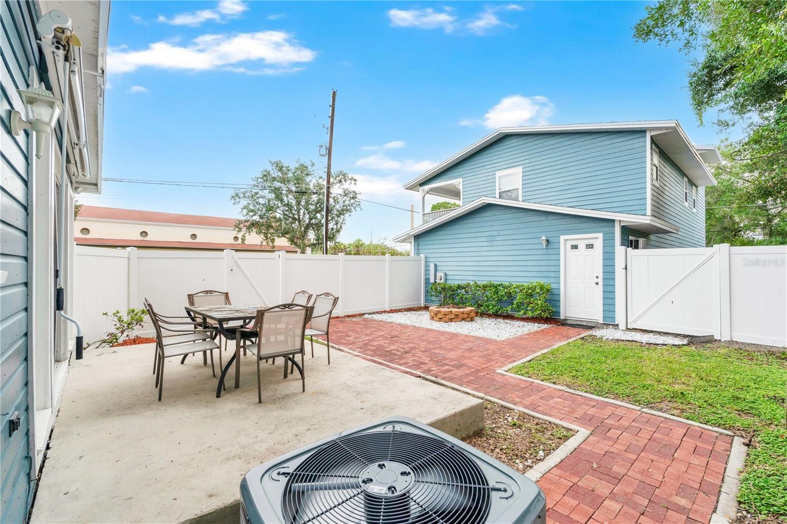 1522 OREGON ST