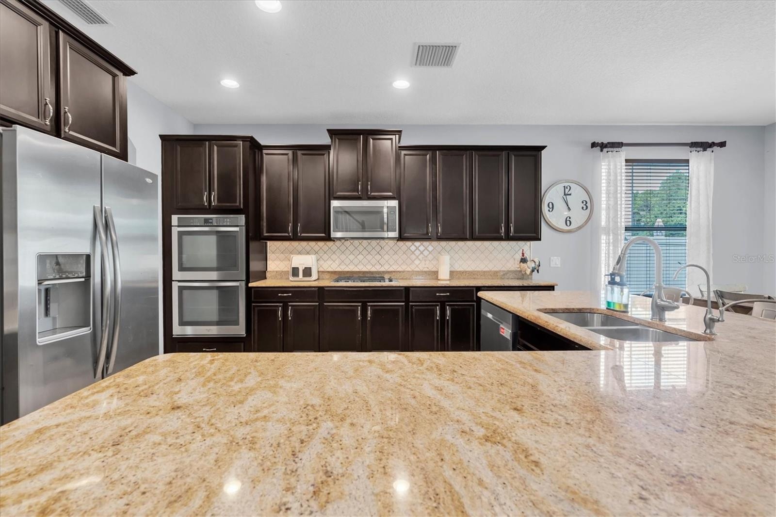 QUARTZ COUNTERS