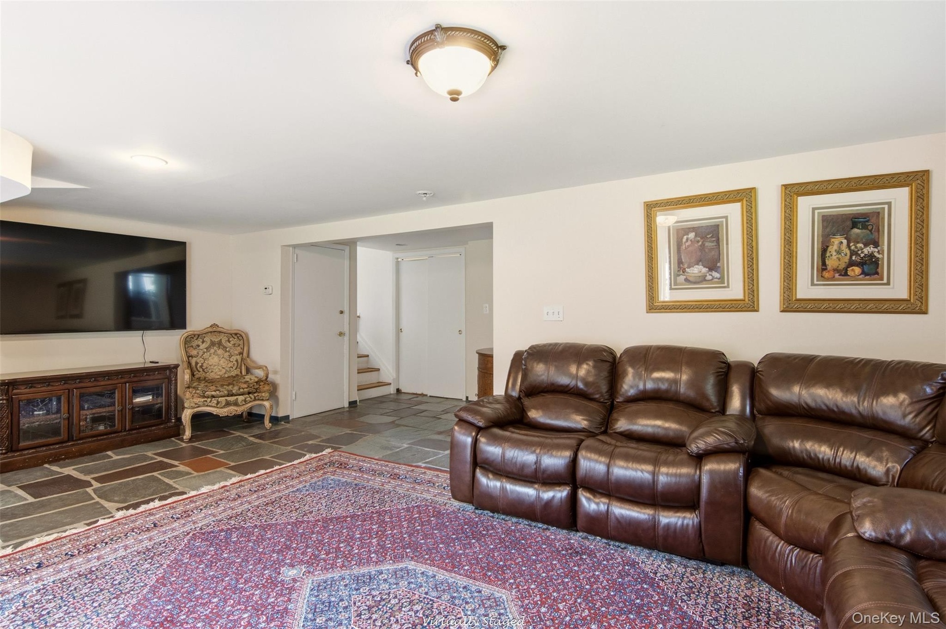 Stone tile flooring