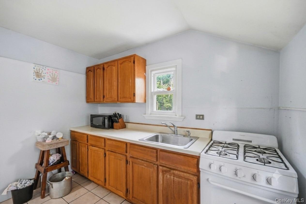 42 Buckberg Road, Tomkins Cove, NY 10986 Unit 1