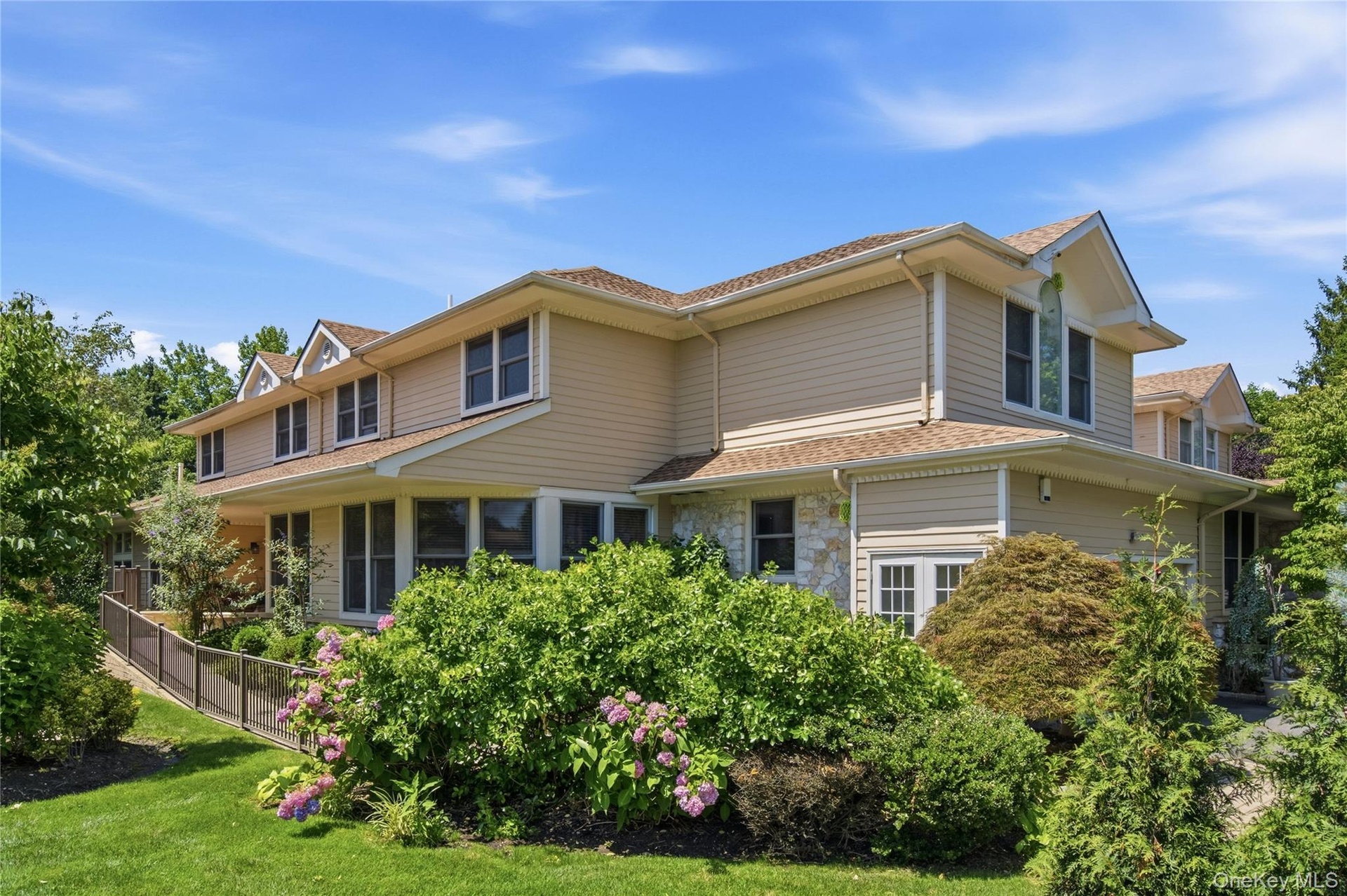 323 Baltustrol Circle, Roslyn