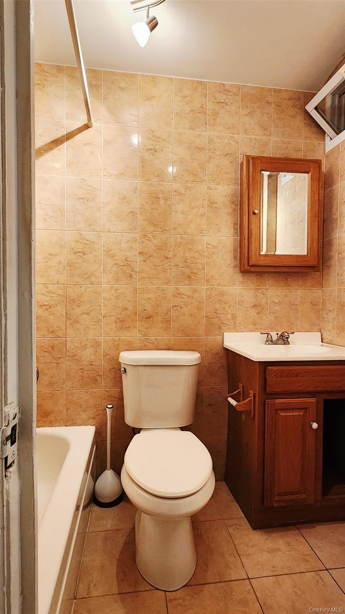1st floor- modern bathroom