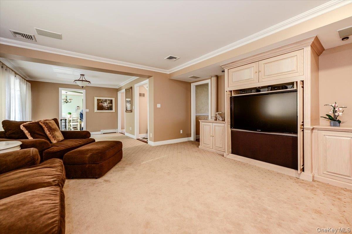 Lots of Room for entertaining