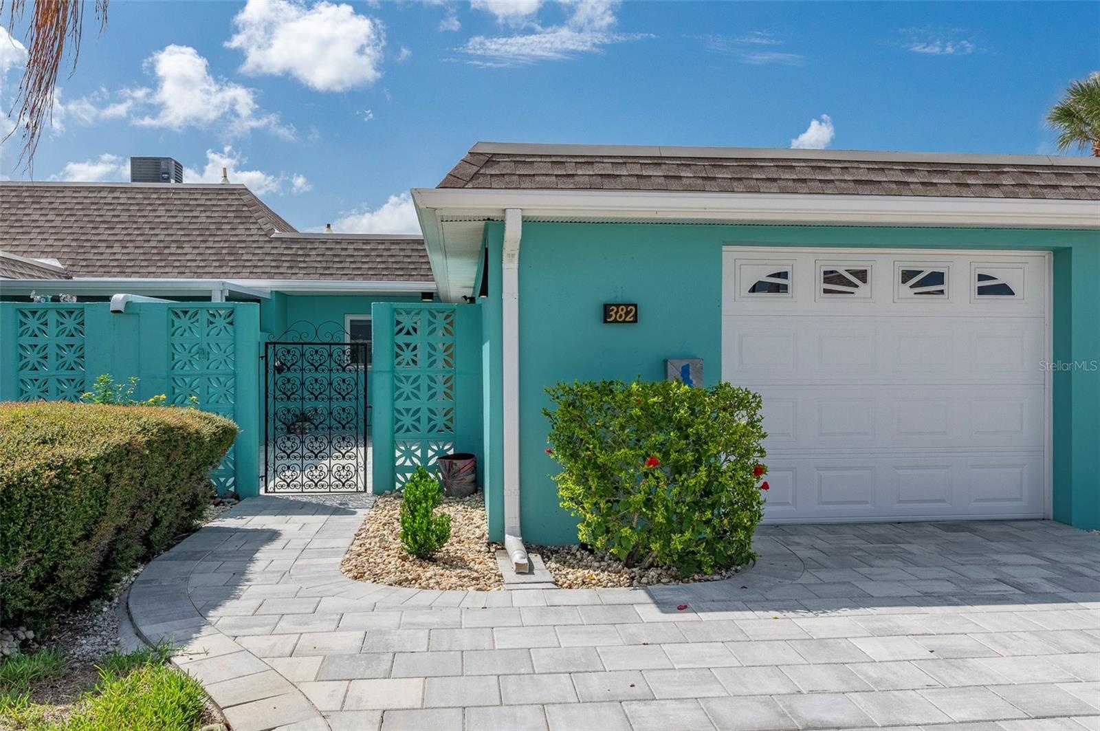 Waterfriont Living in Boca Ciega Point