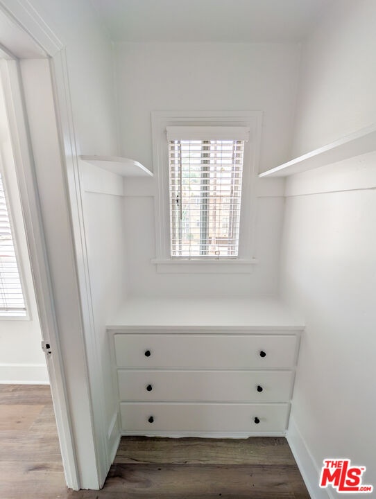 5944 Living Room Closet