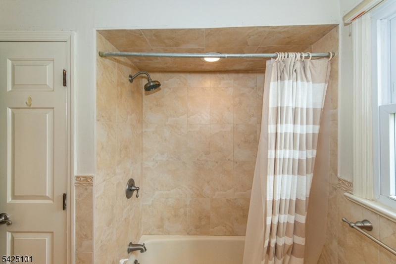 2nd Floor Hall Bath