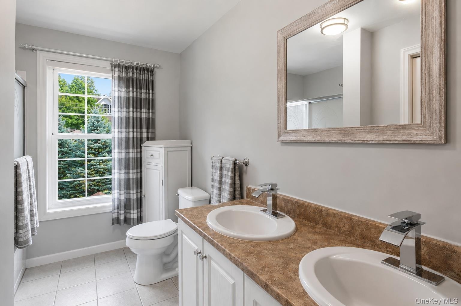 Full Bath 2nd level