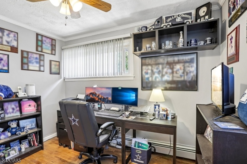 Bedroom/Office