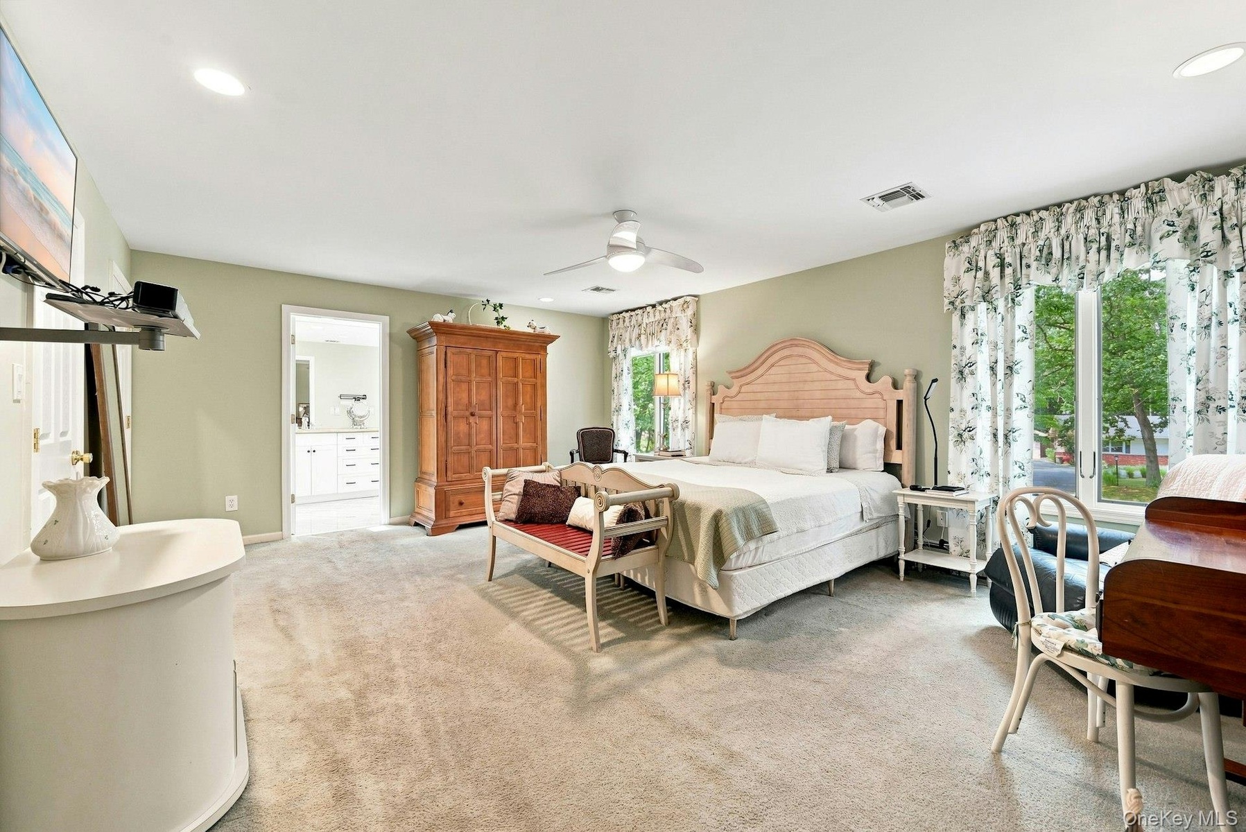 primary suite