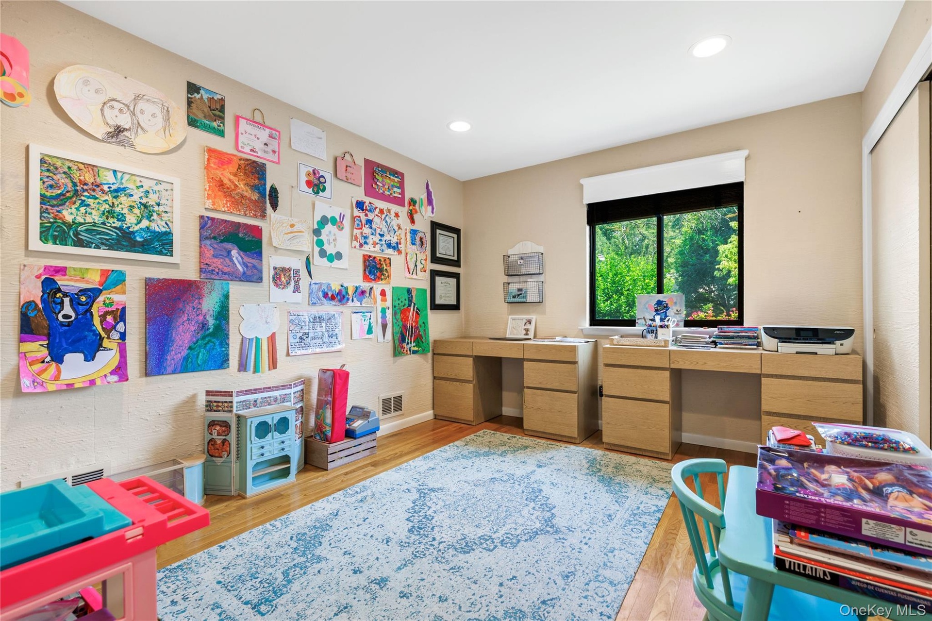 Bedroom/office/denPlayroom
