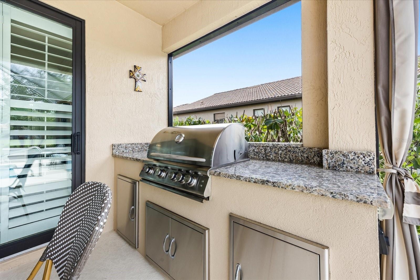 Outdoor Kitchen Designed for Effortless Entertaining