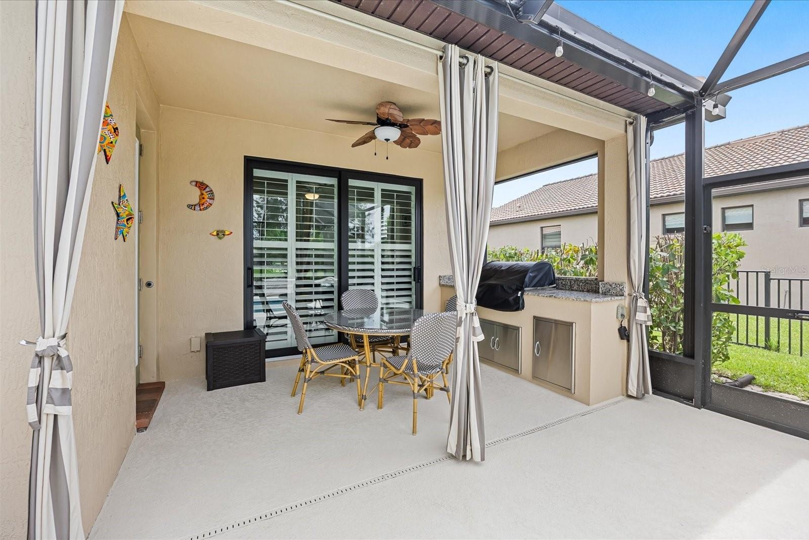 Outdoor Kitchen Designed for Effortless Entertaining