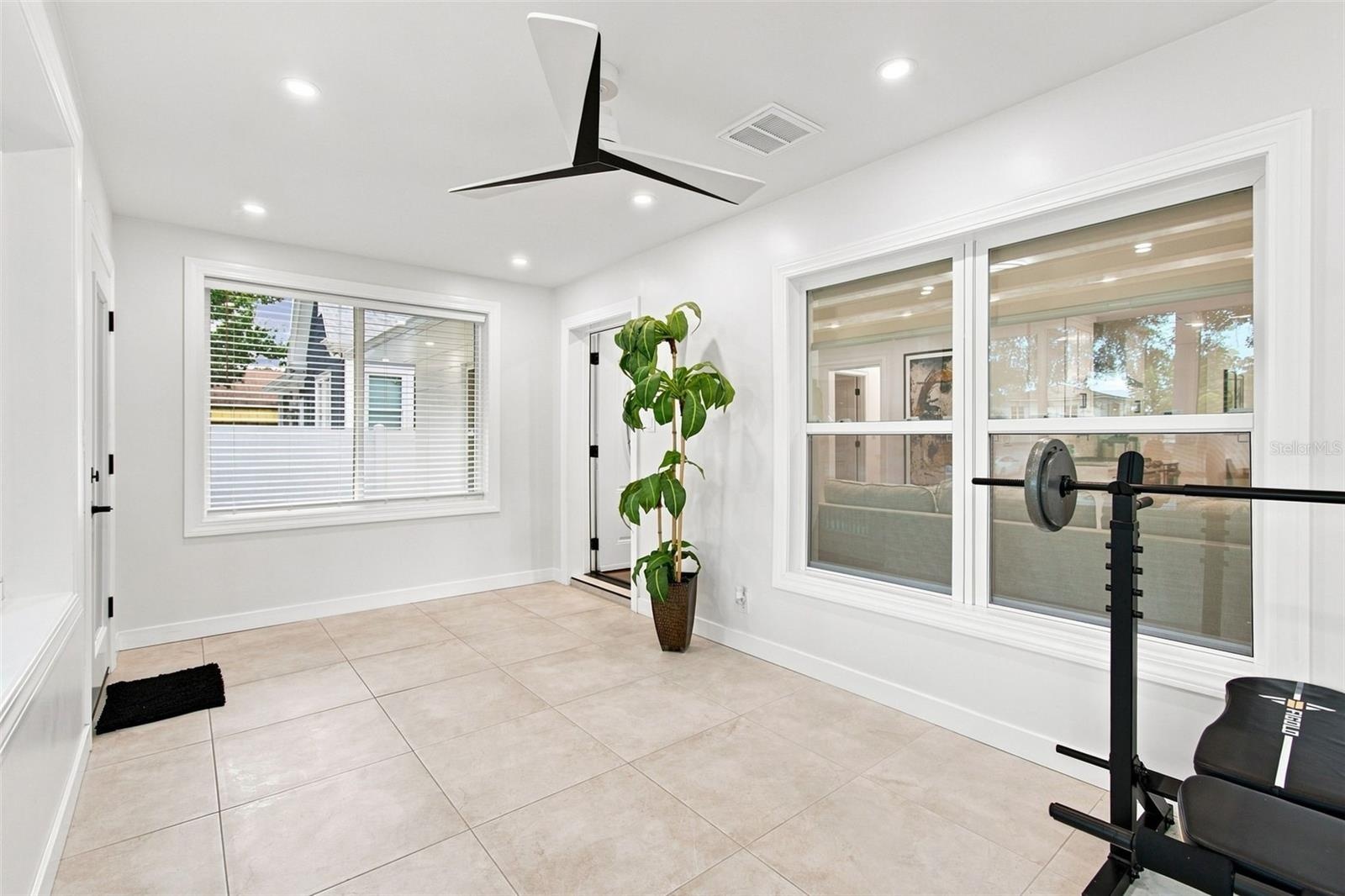 Entry Flex Room