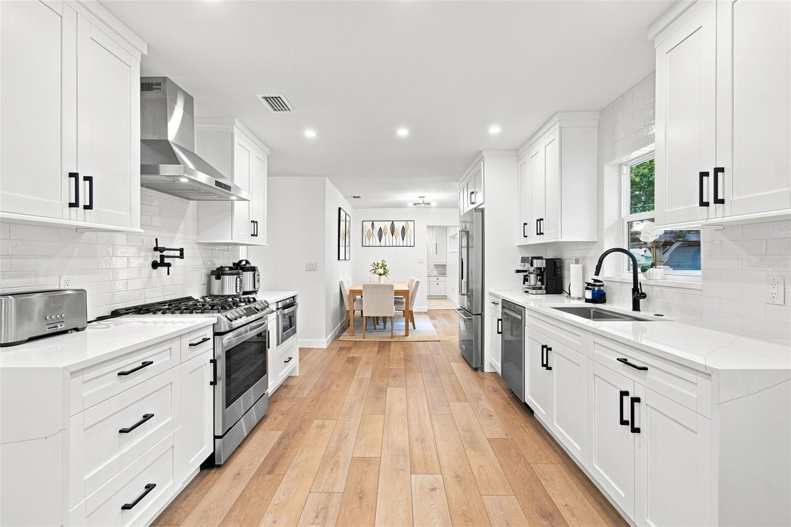 Open Kitchen