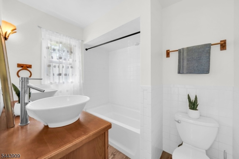 Primary Bedroom-1st floor Bath