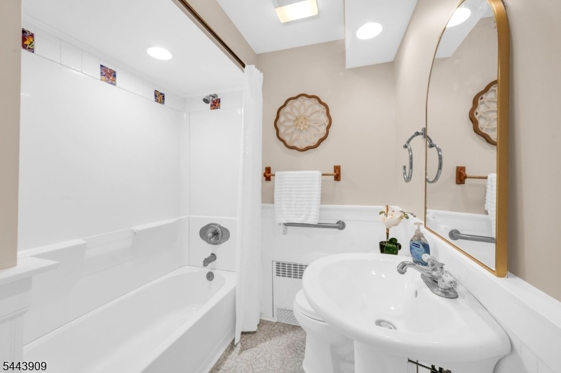 Bathroom-1st floor Main