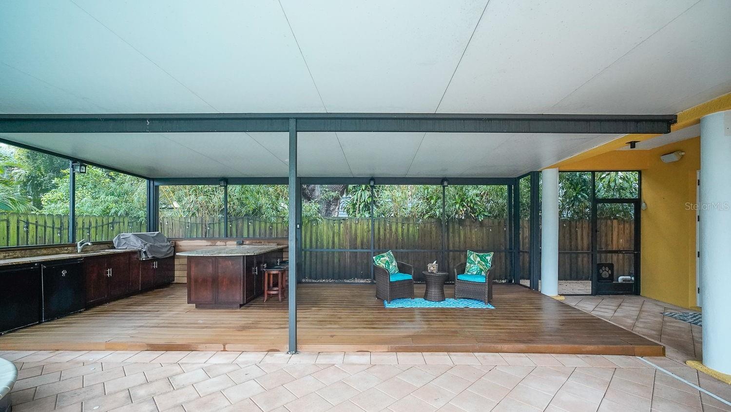 Large lanai with outdoor kitchen