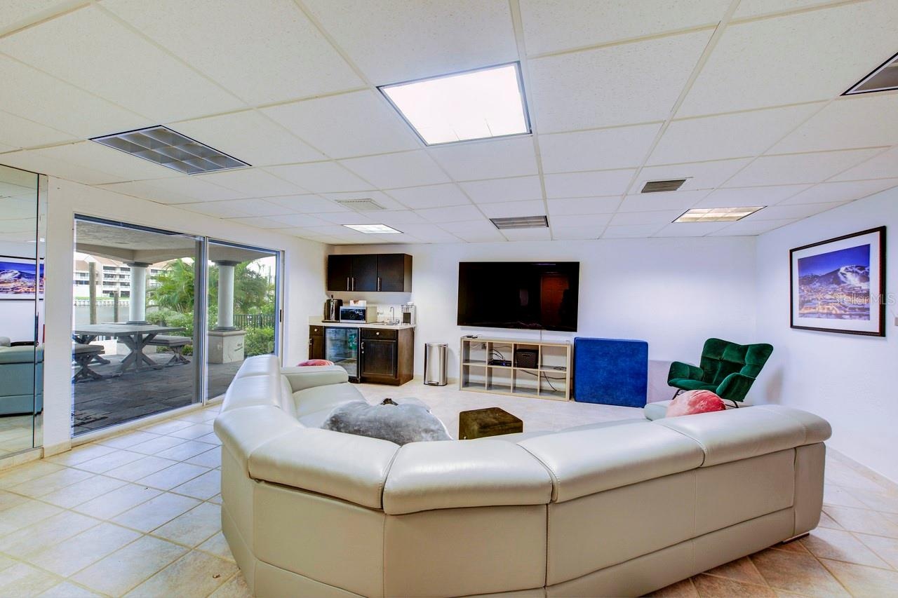 En suite on lower level