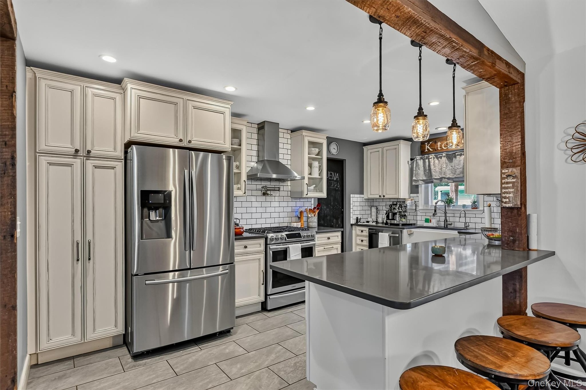 Kitchen/Island