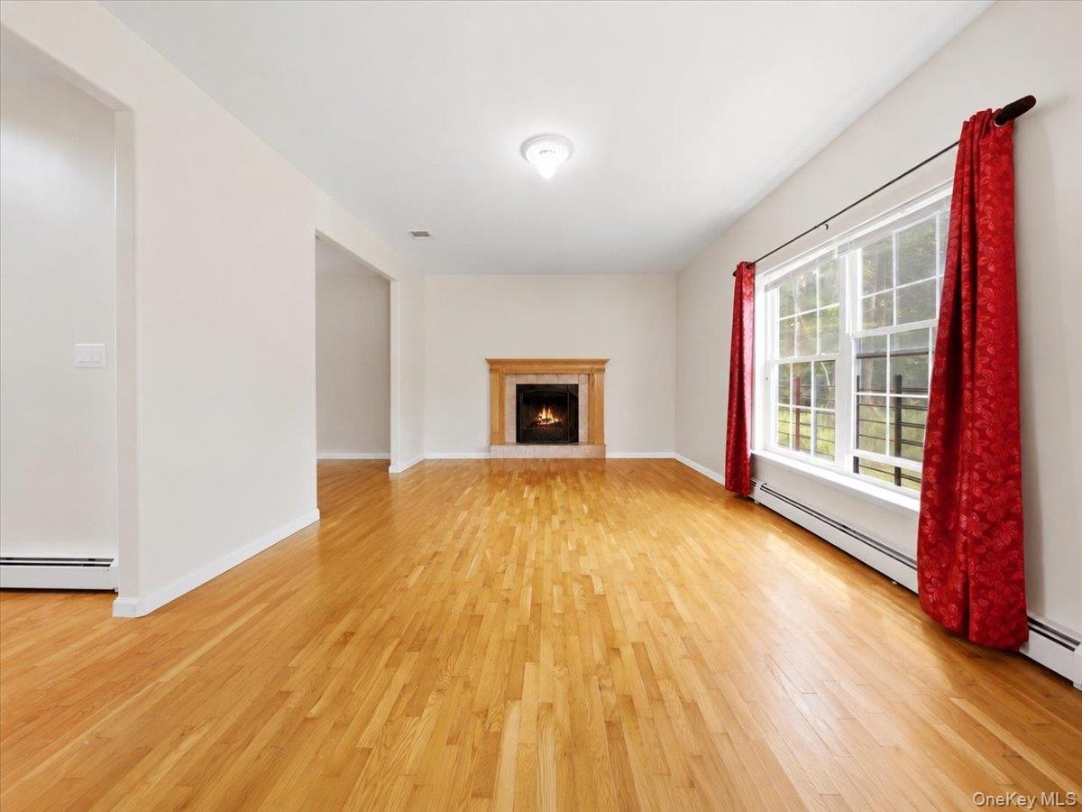 FLOOR 1-DEN