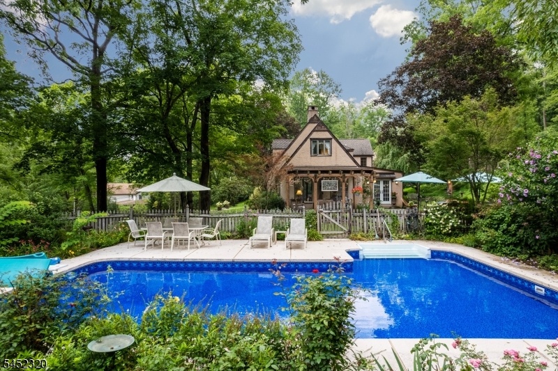 Salt water pool