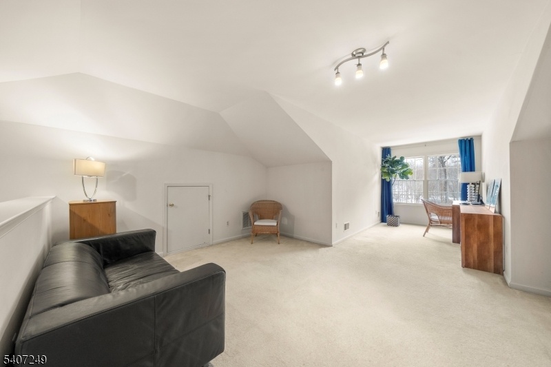 Attic room / Bonus Room