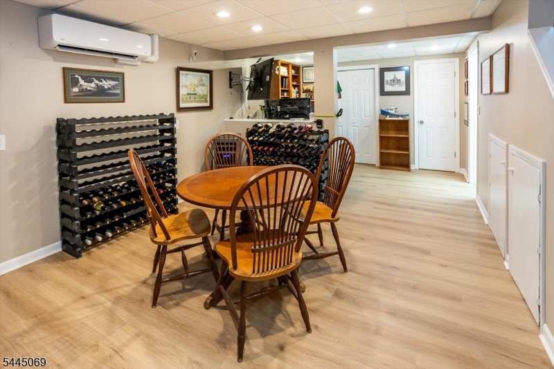 LL Wine Room