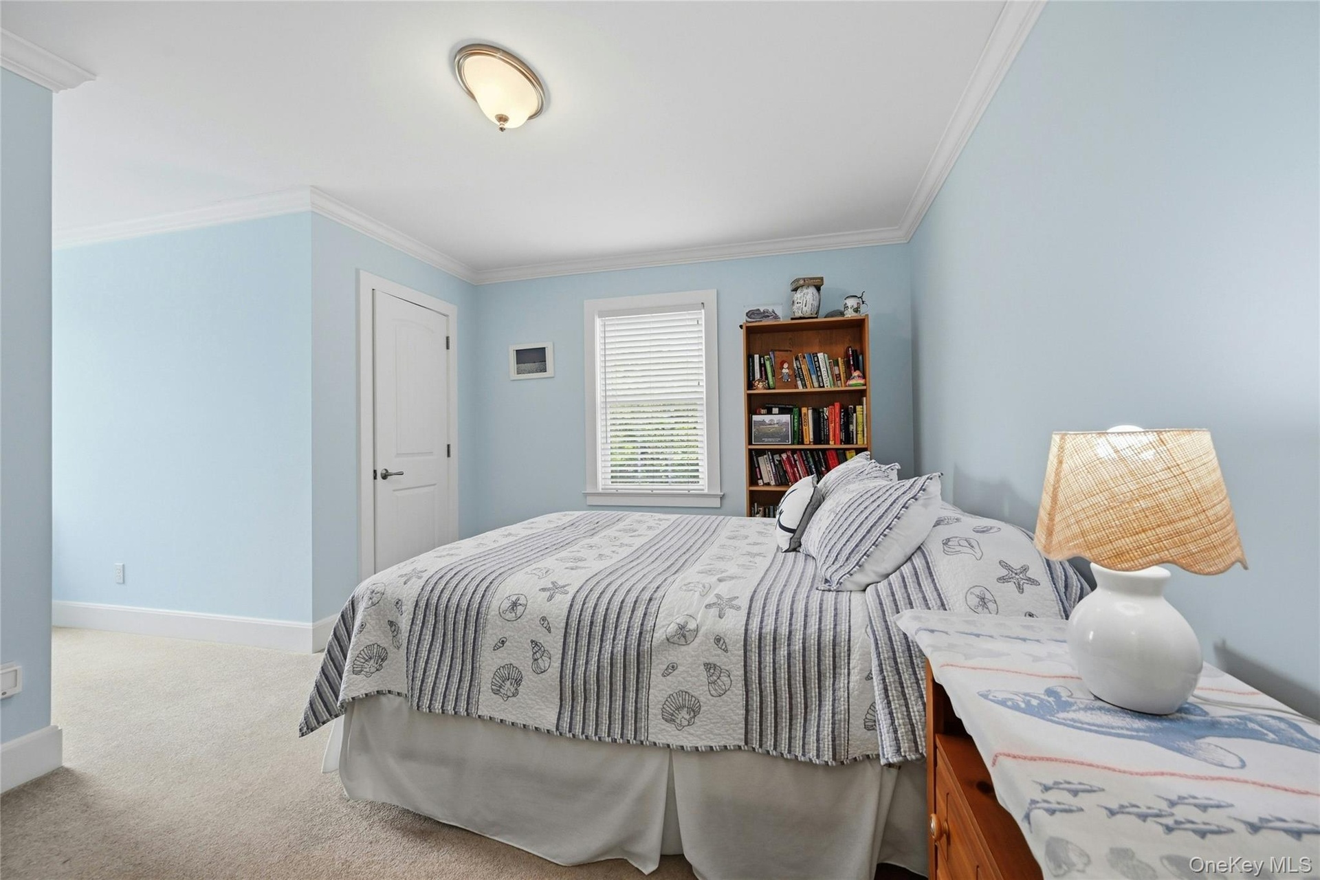Guest bedroom