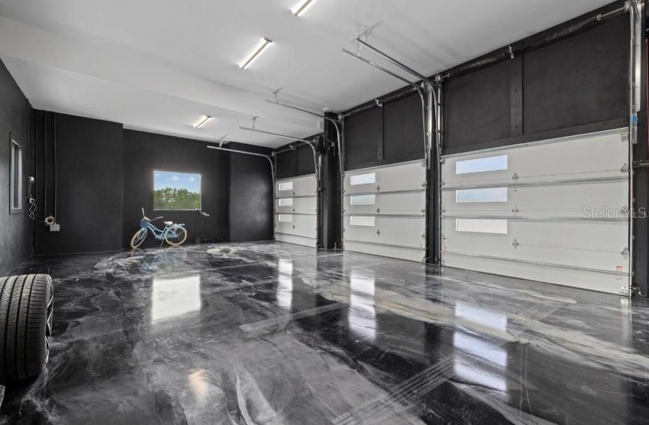 Right side 3 Car Garage