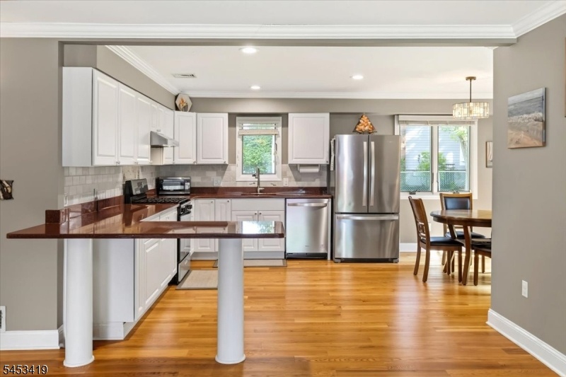 Open Flow to Kitchen