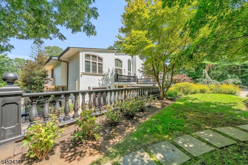 Side Rear PropertyView