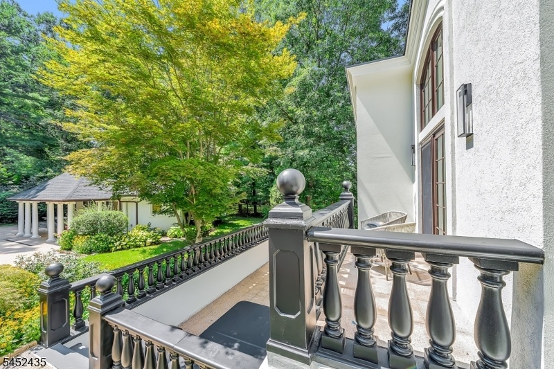 Side Balcony
