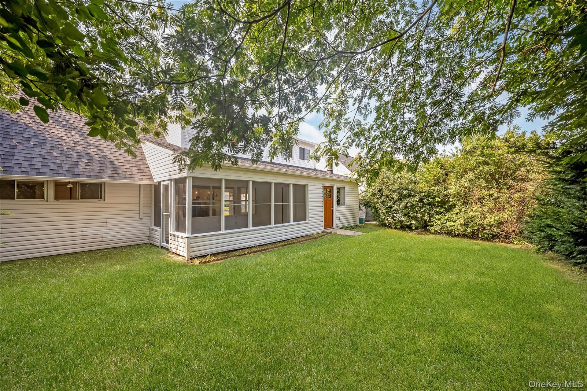 Back of home showing covered Screen rioom