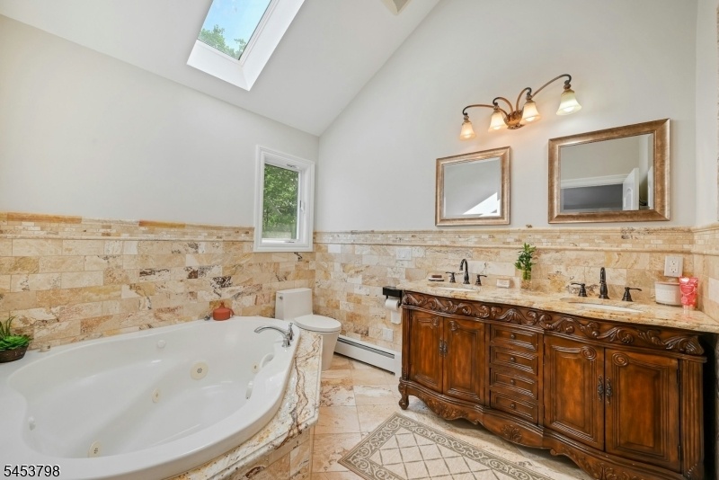 Insuite Bath Jacuzzi