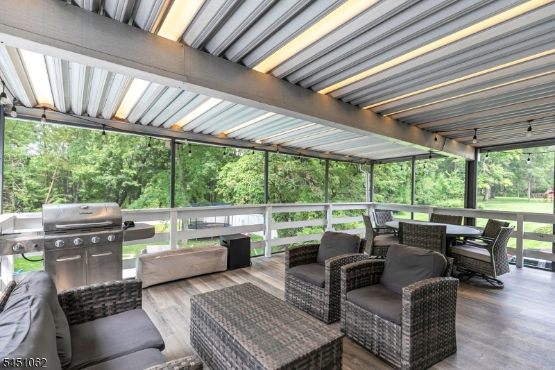 Screened-In Porch
