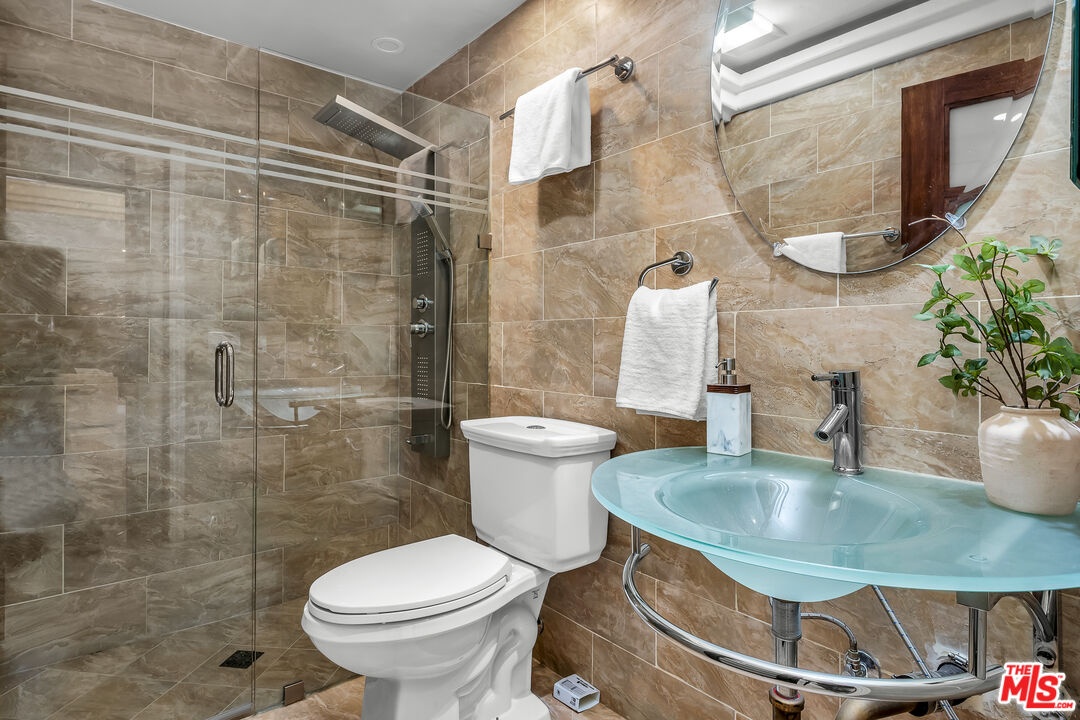 Wonderful 2nd bed ensuite bath
