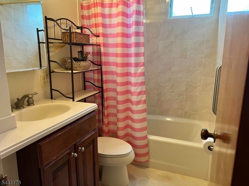 Main bathroom