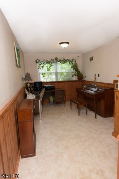 Den/Family Rm/Office