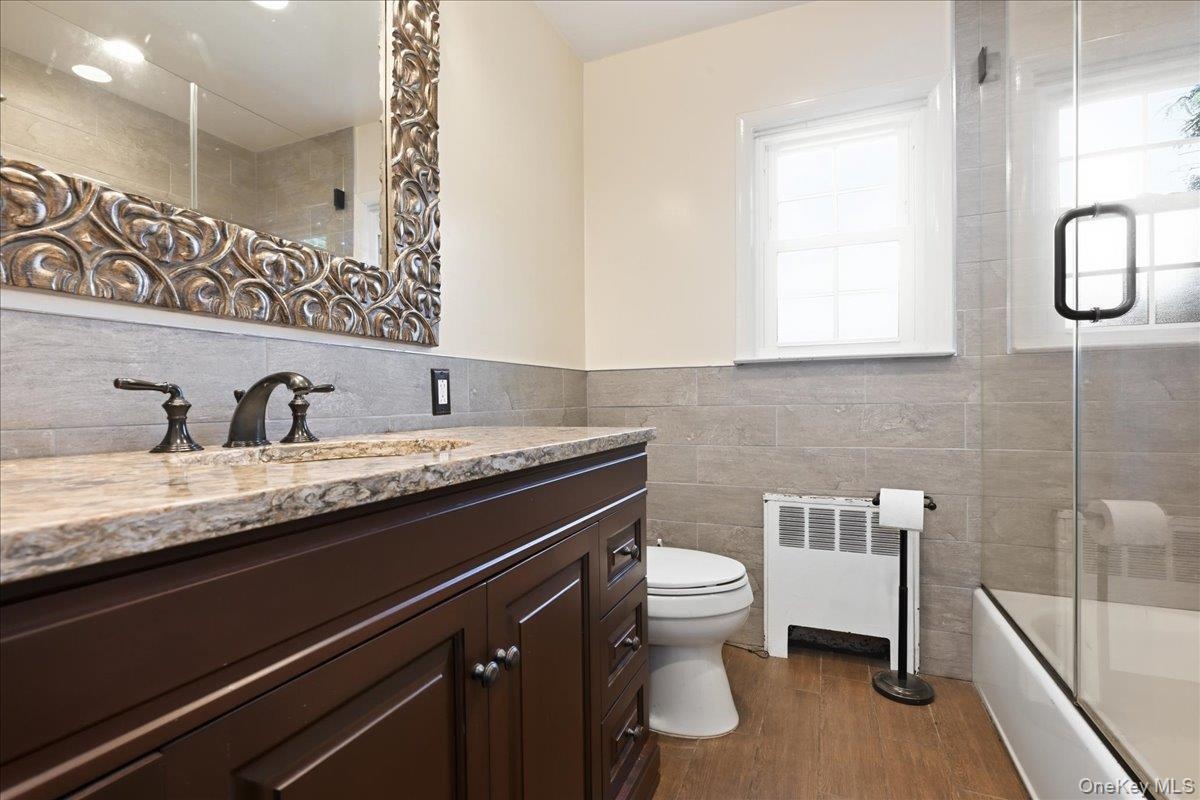 2nd floor bathroom