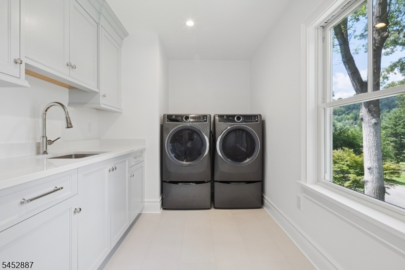 Second Level Laundry