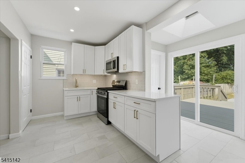 BRAND NEW KITCHEN
