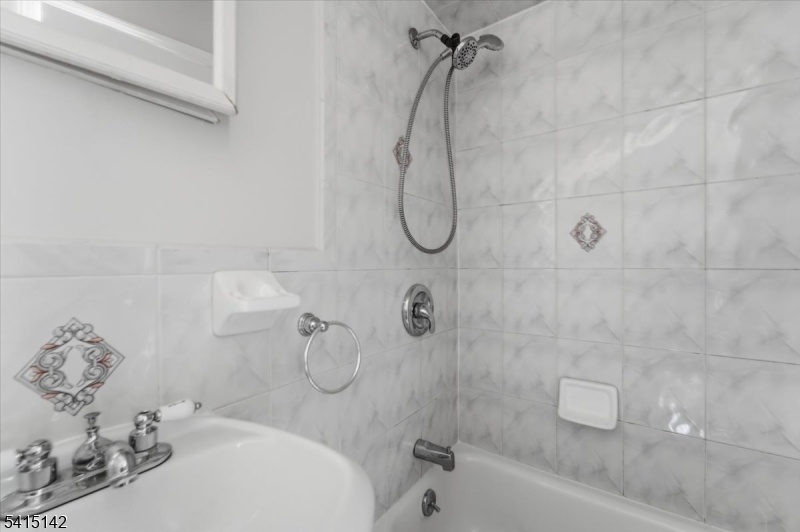 3rd Level Full Bathroom