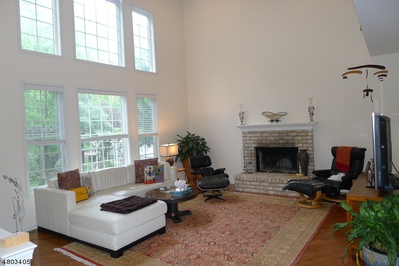 TWO-STORY FAMILY ROOM I
