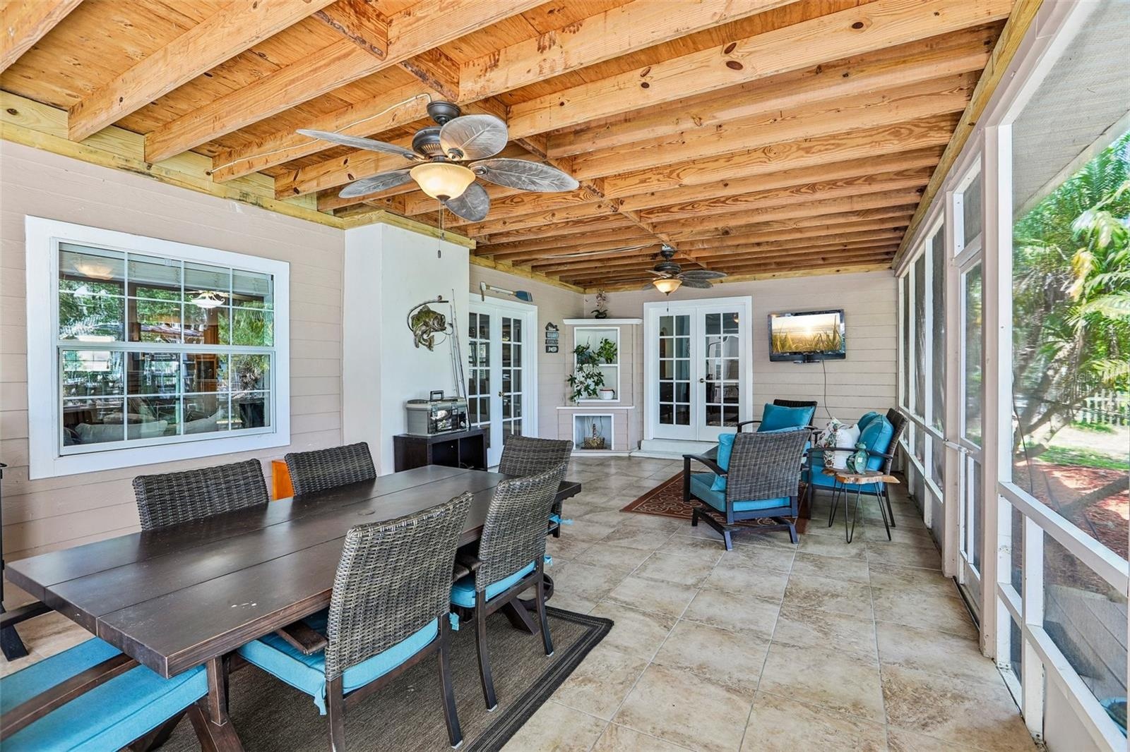 Covered/Screened patio