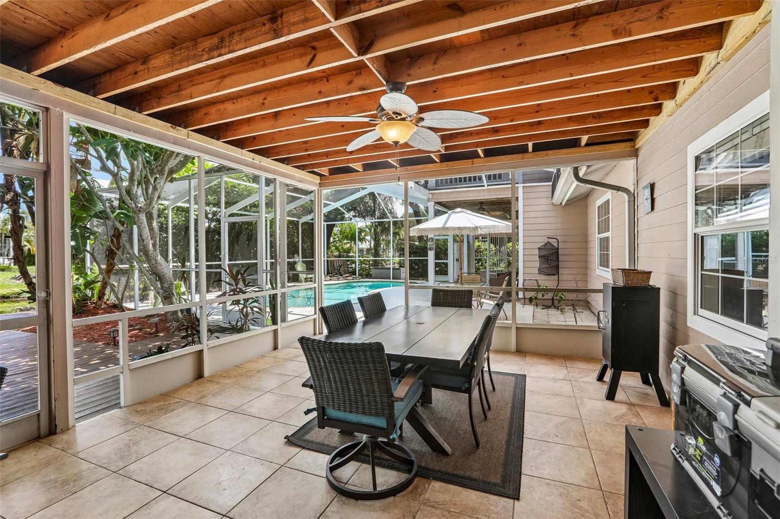 Covered/Screened patio