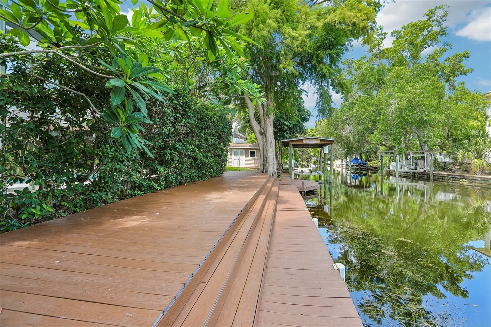 HUGE 100' deck