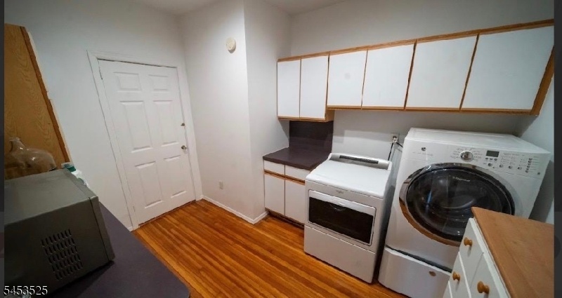 Pantry/laundry room